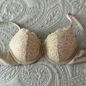 SKIMS 32C fits everybody lace t shirt bra